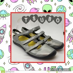 Tsubo Silver Flats Size 9.5